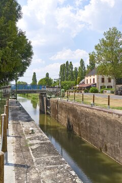 vnf dtcb canal centre digoine chateau auberge ecluse 005