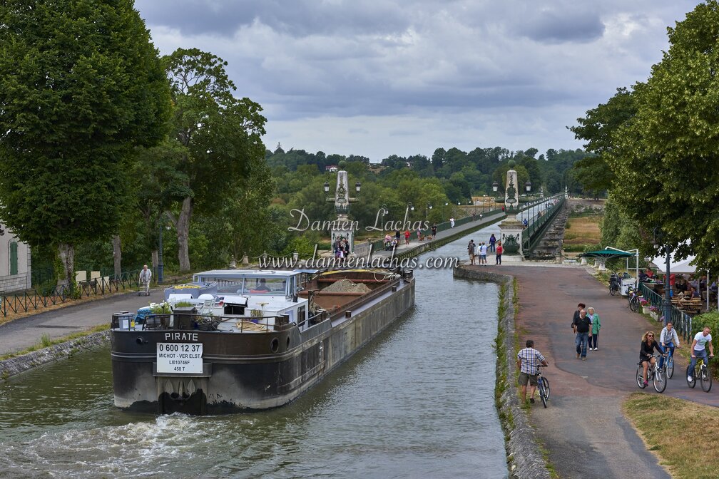 vnf_canal_lateral_loire_commerce_007.jpg
