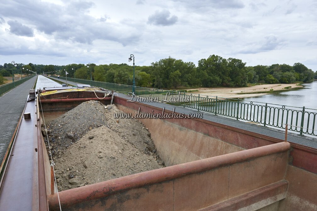 vnf_canal_lateral_loire_commerce_014.jpg