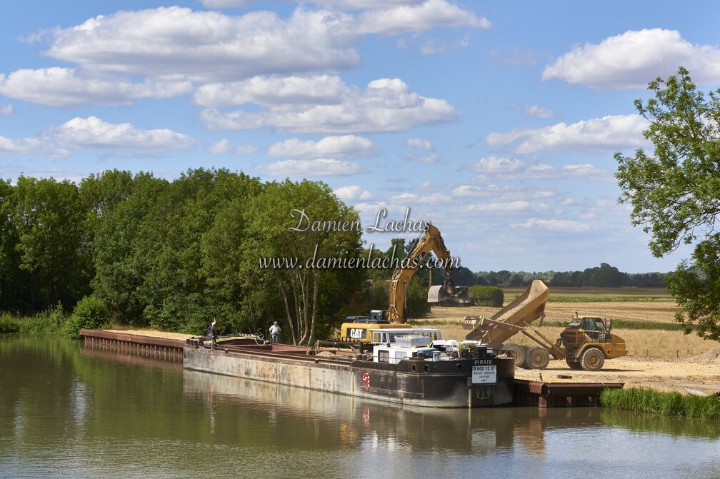 vnf_canal_lateral_loire_commerce_044.jpg