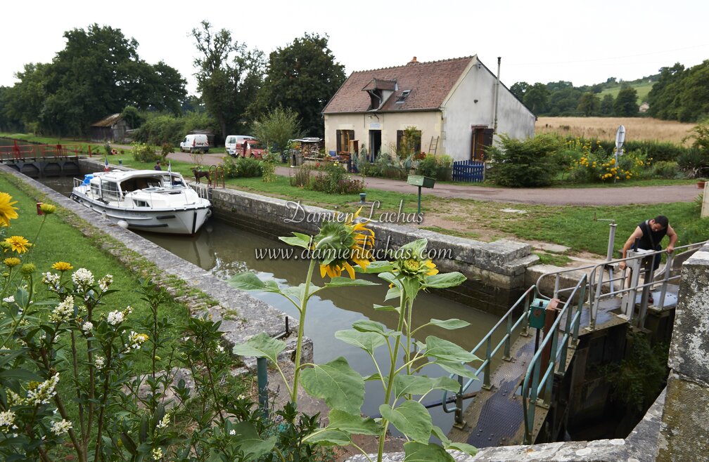 dt_bourgogne_centre_juillet2014_canal_nivernais_tannay_007.jpg