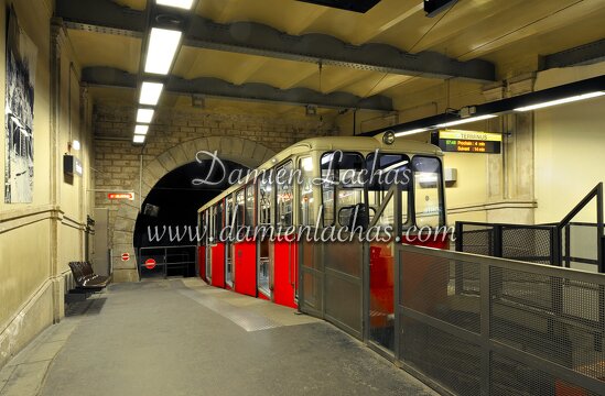 metro lyon station fourviere 002